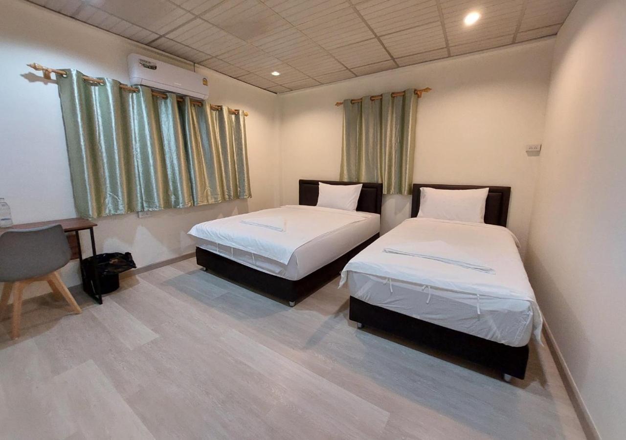 Chaiwat Hostel Bangkok Exterior photo
